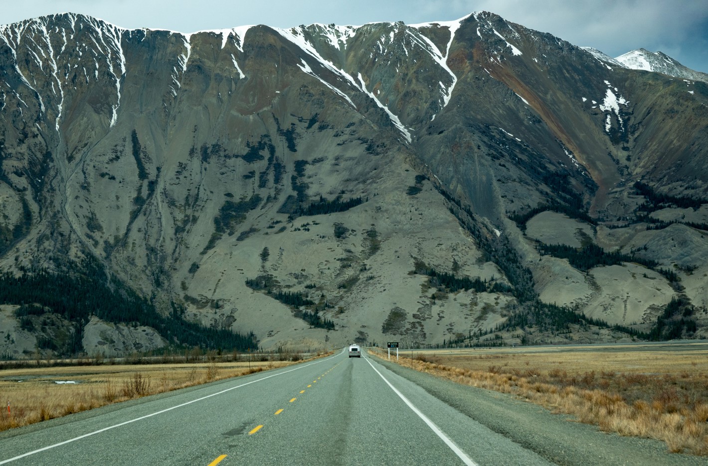 Wegbrengcamper van Vancouver naar Whitehorse